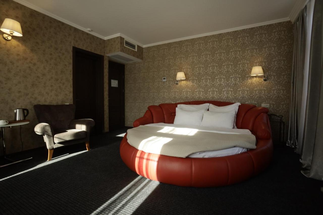 Redline Hotel Tbilisi Buitenkant foto