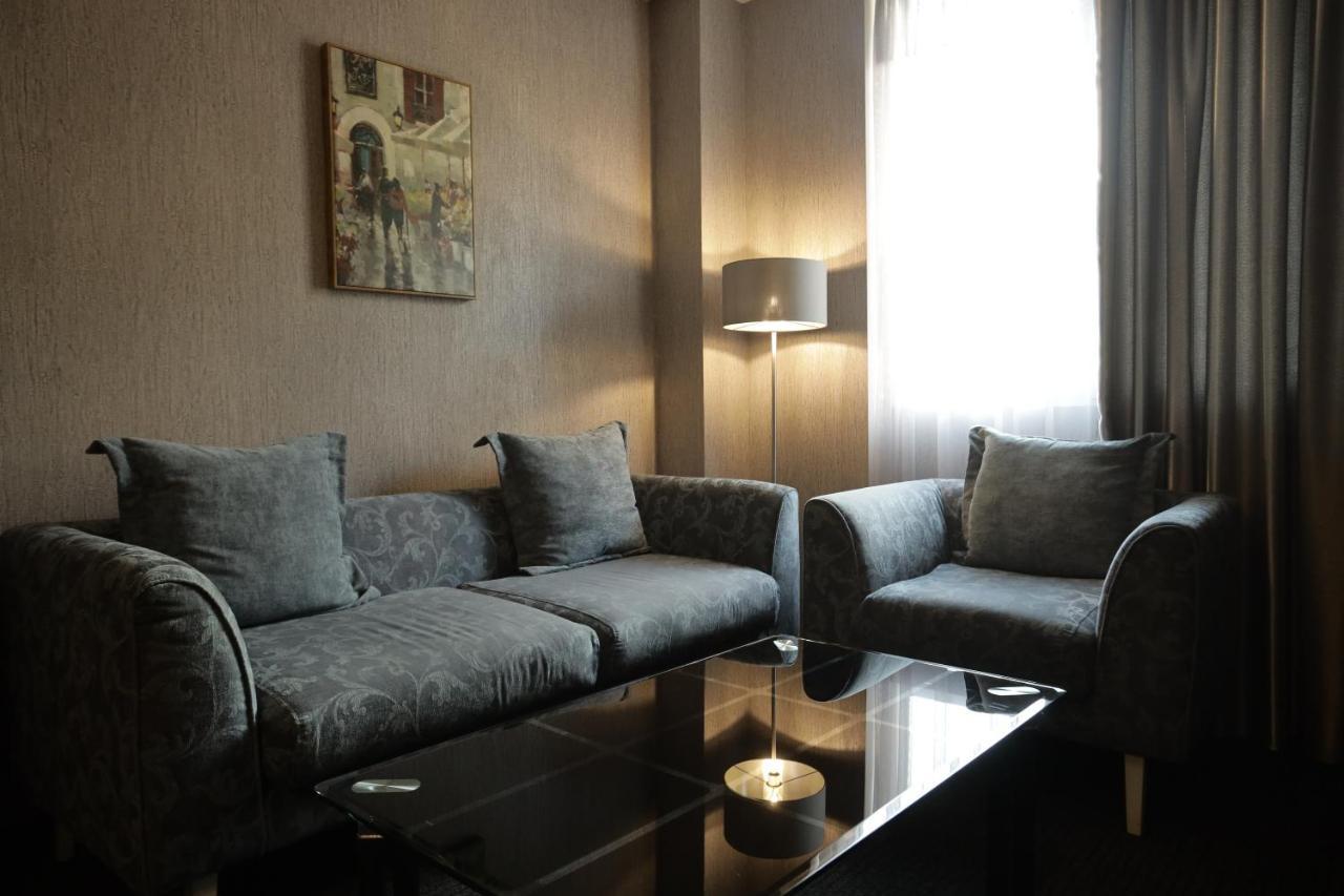 Redline Hotel Tbilisi Buitenkant foto