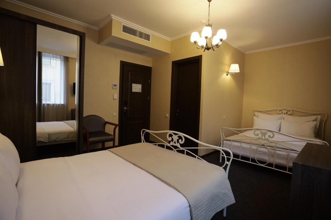 Redline Hotel Tbilisi Buitenkant foto