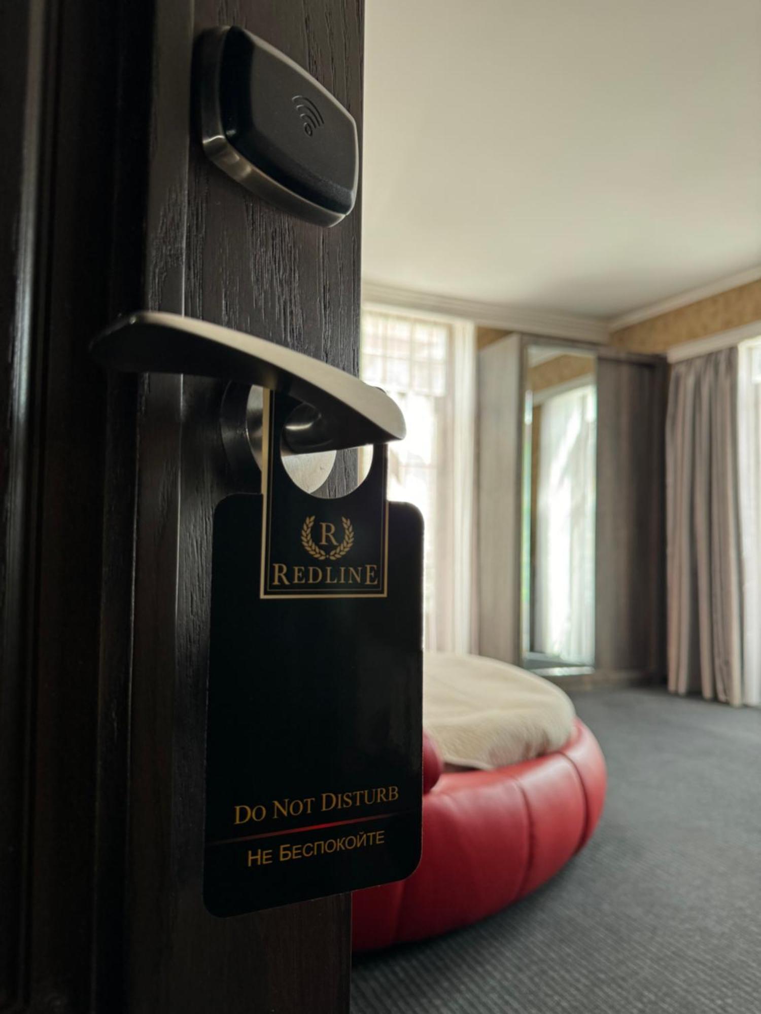 Redline Hotel Tbilisi Buitenkant foto
