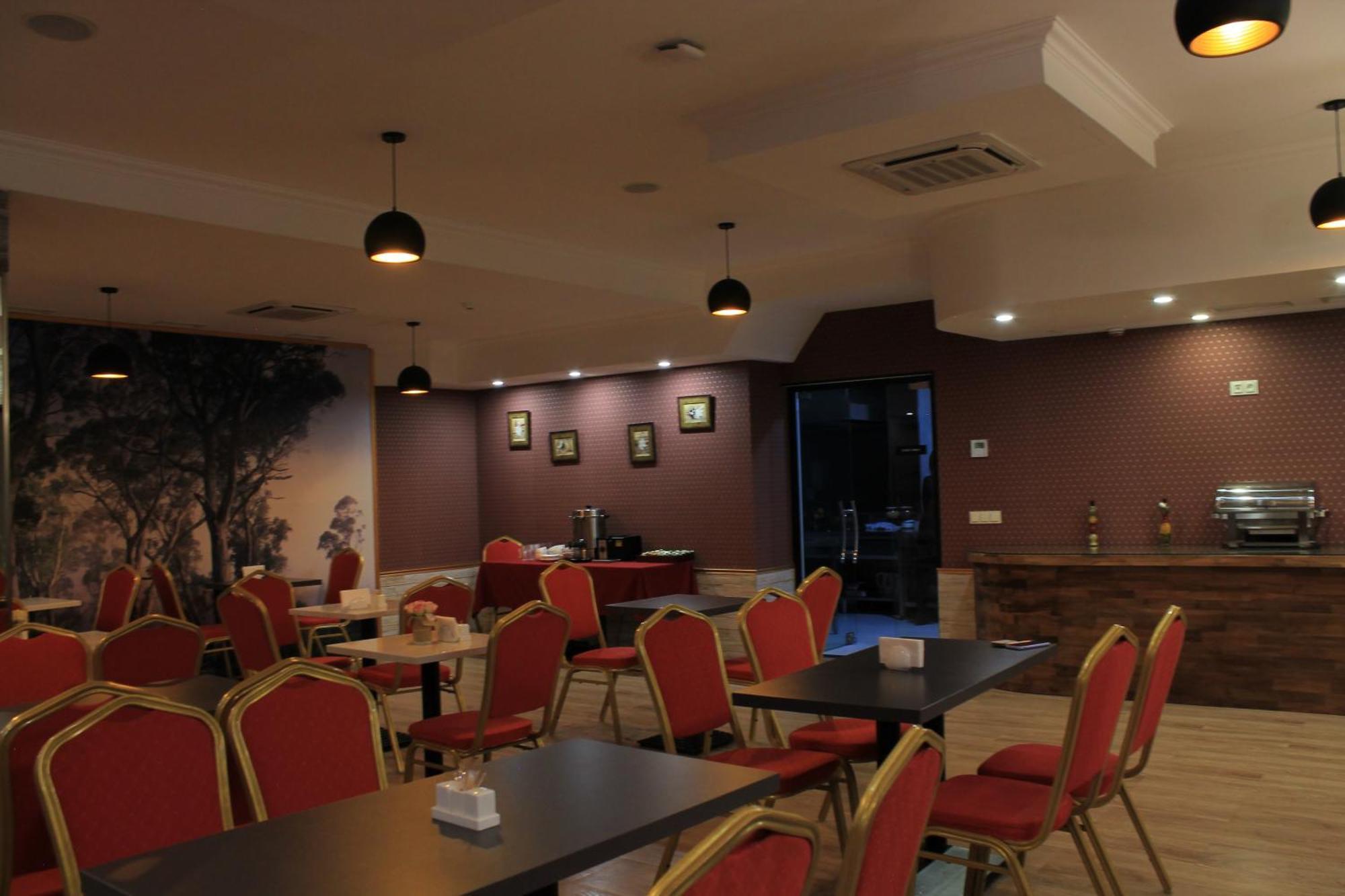 Redline Hotel Tbilisi Buitenkant foto