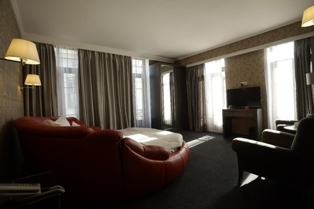 Redline Hotel Tbilisi Buitenkant foto
