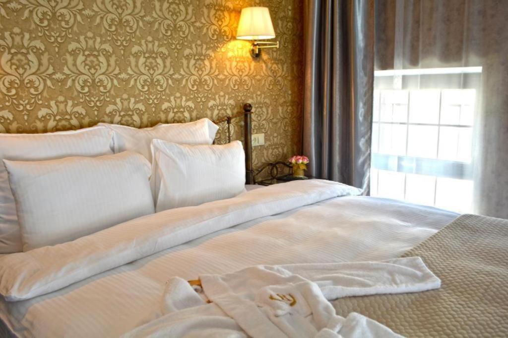 Redline Hotel Tbilisi Buitenkant foto
